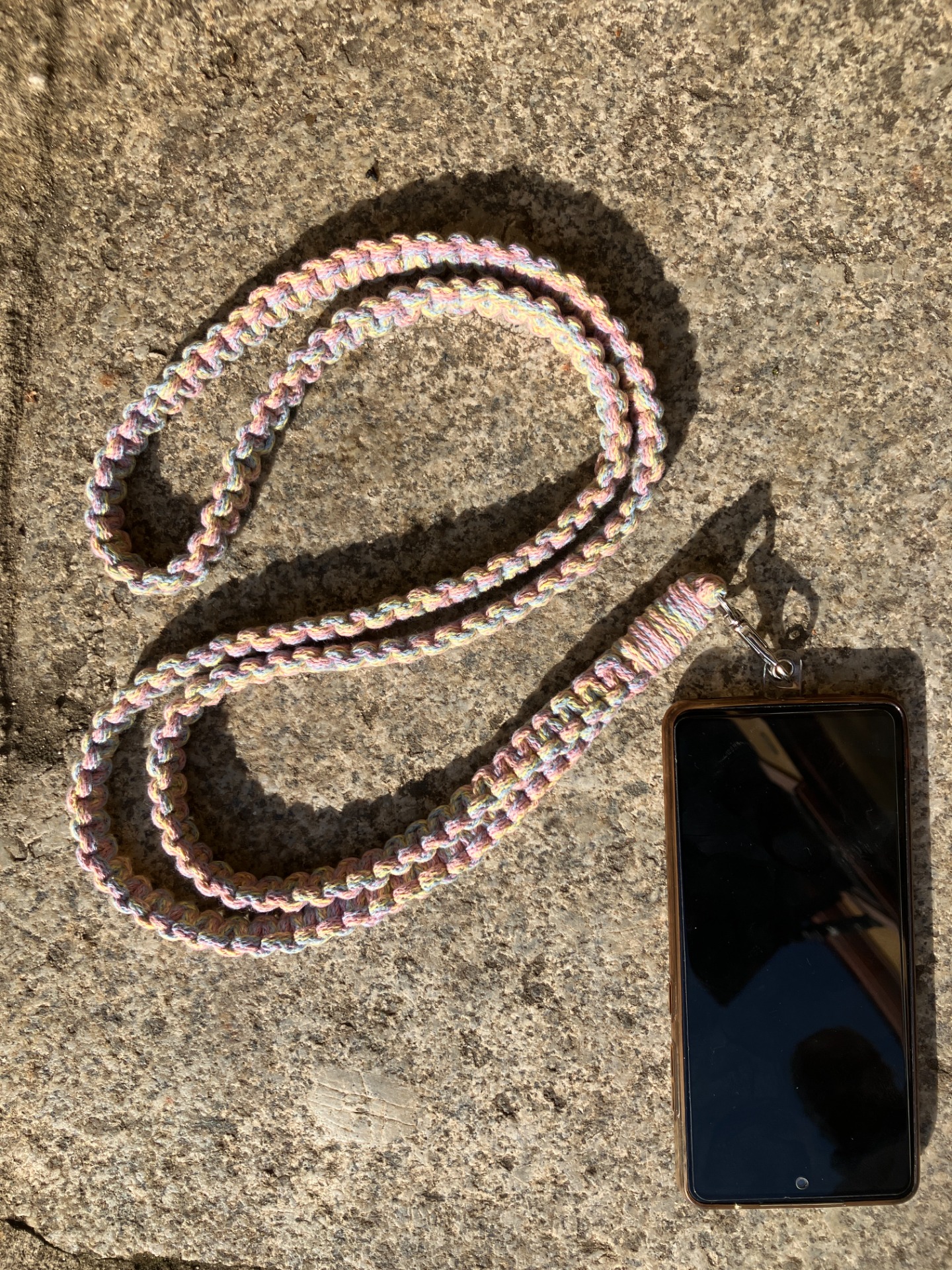 Popruh z příze Pastelka